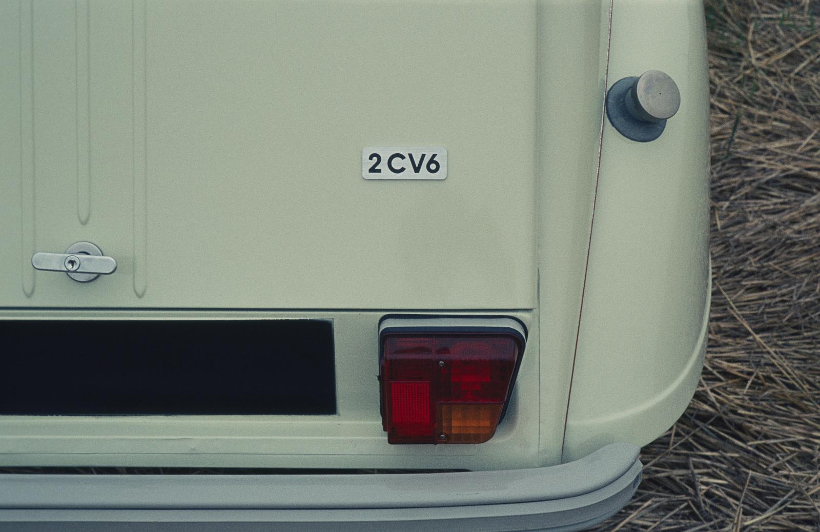 2CV6 1974 arrière