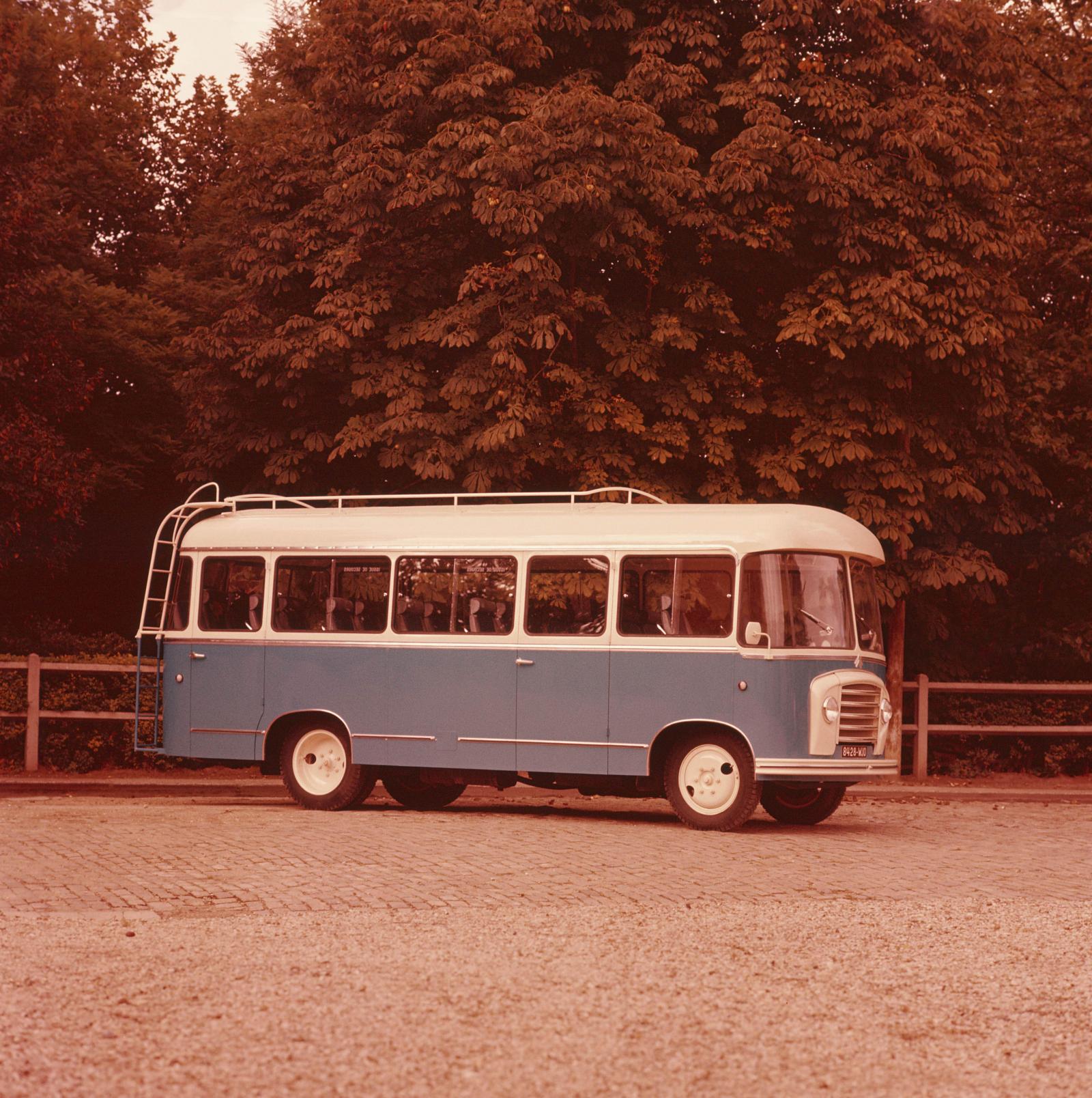 Bus U23 - 3/4avant couleur