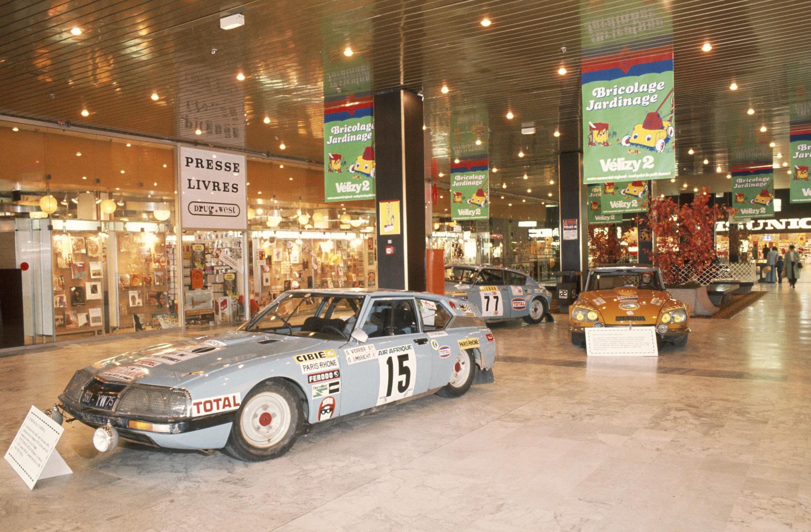 Exposition Centre Commercial Vélizy - SM & DS rallye - 1976