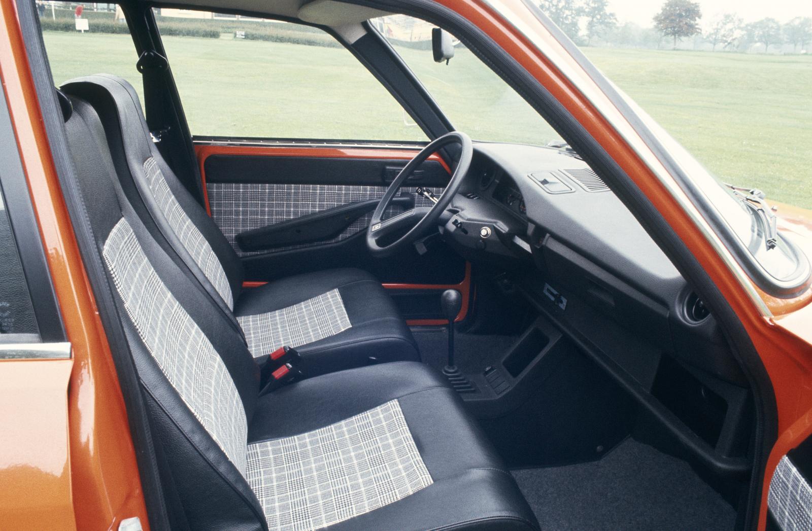 GS X 1978 intérieur avant 