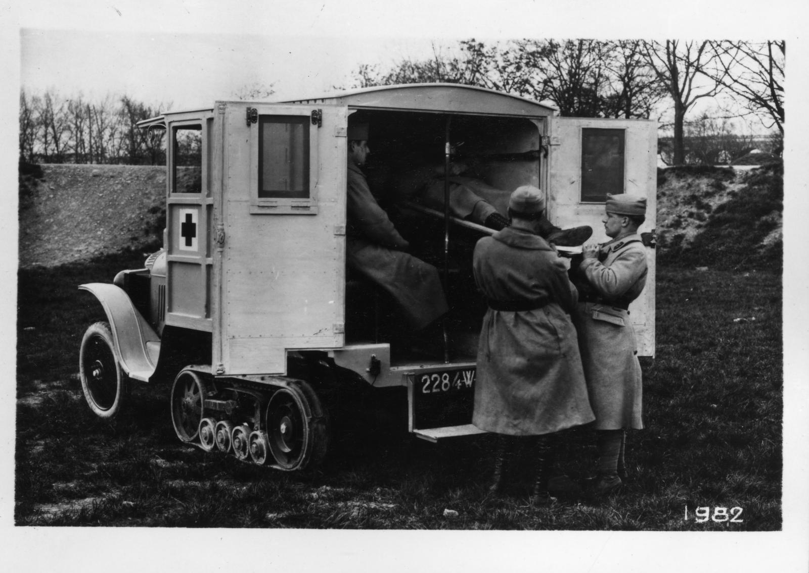 Type K1, Autochenille B2 Ambulance